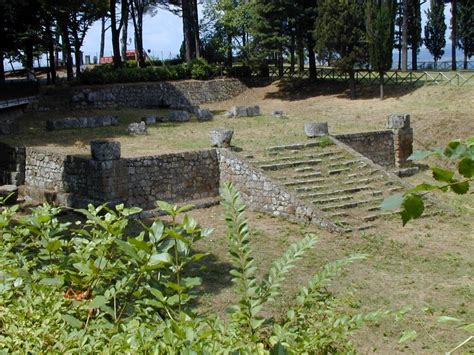 troie orvieto|Temple du Belvédère — Wikipédia